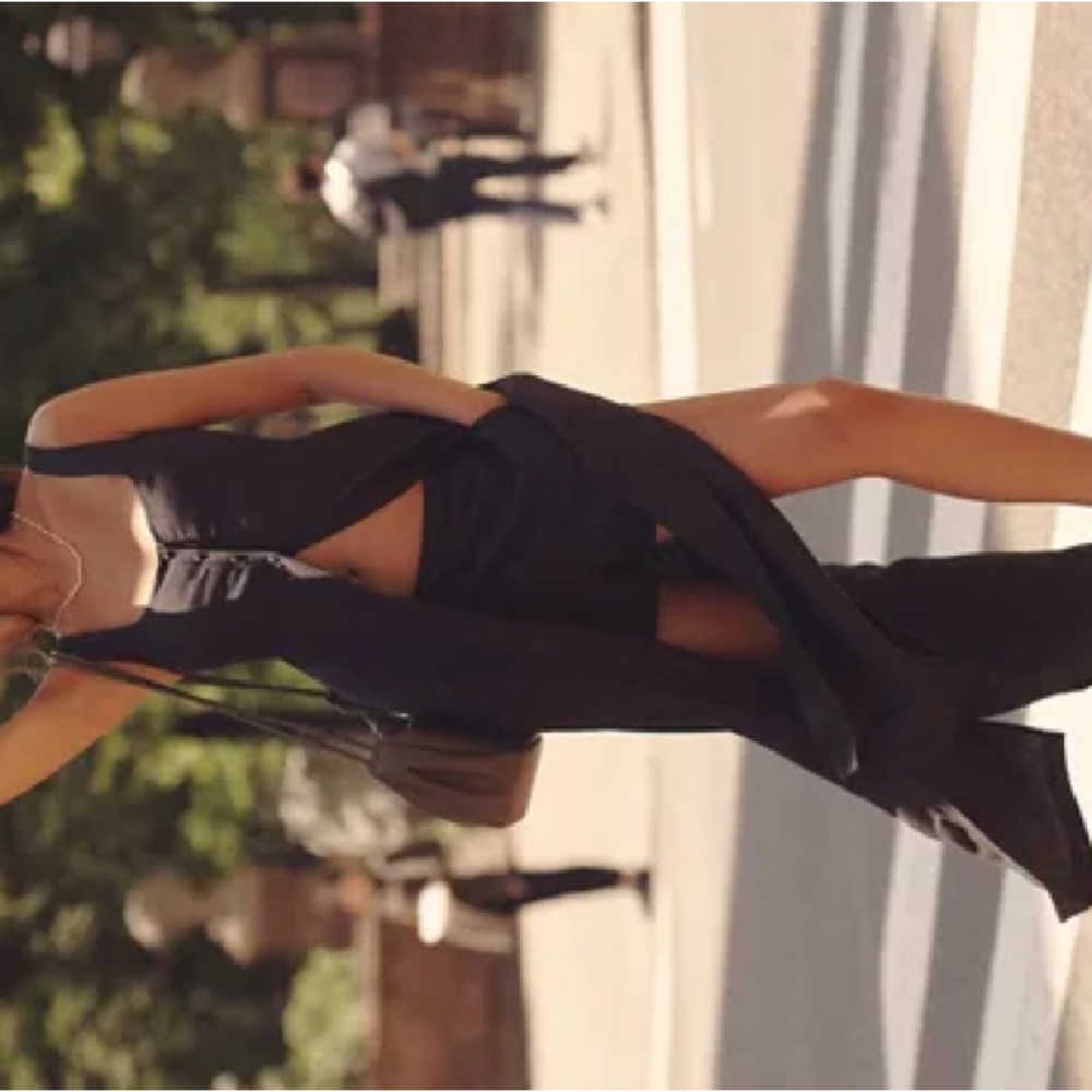 Black Sleeveless Dress